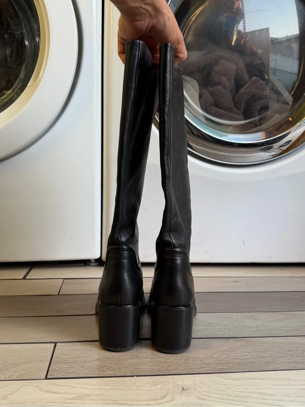 Vince Fabian Block-Heeled Leather Boots - Picture 7 of 8